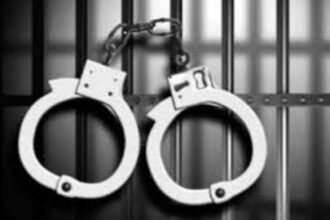 भोले-भाले यात्रियों को लिफ्ट देकर ठगी करने वाले तीन शातिर को पुलिस ने किया गिरफ्तार 