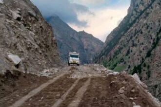 ज्योतिर्मठ-मलारी हाईवे वाहनों की आवाजाही के लिए तीसरे दिन खुला