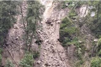 ज्योतिर्मठ पर मंडराने लगा भूस्खलन का खतरा, विष्णुप्रयाग की तरफ से हो रहा तेजी से भूस्खलन 