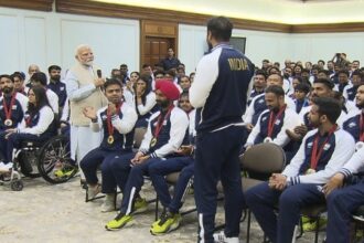 प्रधानमंत्री मोदी ने पैरा एथलीट्स खिलाड़ियों और कोच से की मुलाकात