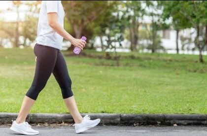 हर आयु वर्ग के लोगों को रोजाना चलना चाहिए पैदल, मिलेंगे कई स्वास्थ्य संबंधी फायदे