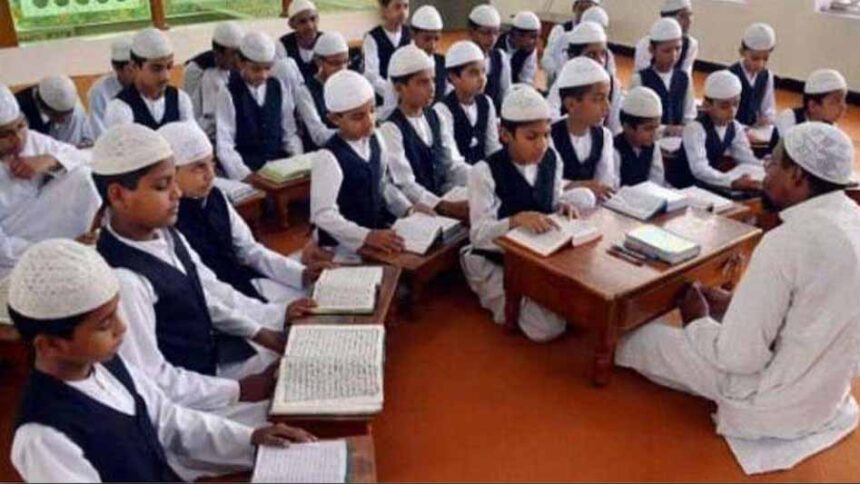 मिड डे मील के हक से महरूम अल्पसंख्यक समाज के बच्चे