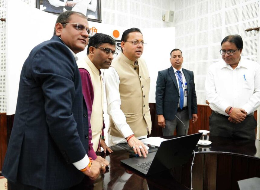 आठवें दिन भी सड़क के लिए फावड़ा चलाते रहे ग्रामीण