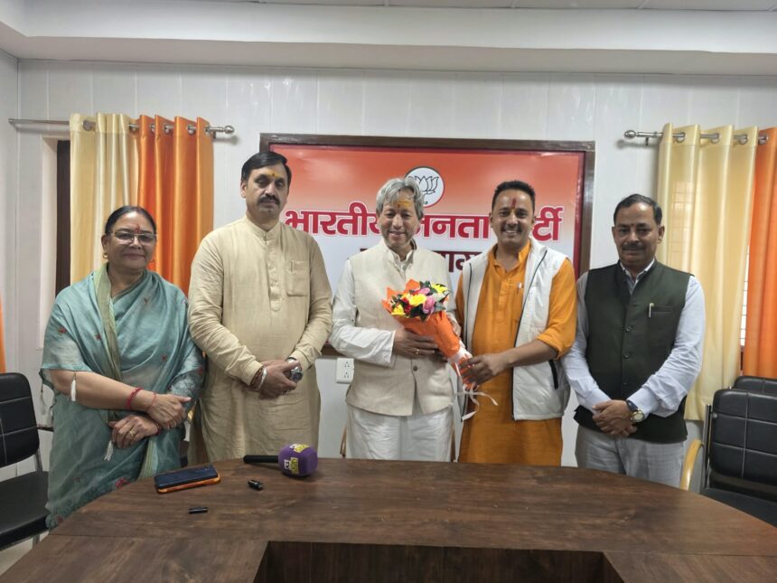 तीरथ सिंह रावत ने मोदी के नेतृत्व का किया जमकर गुणगान, धामी का नाम तक नहीं लिया