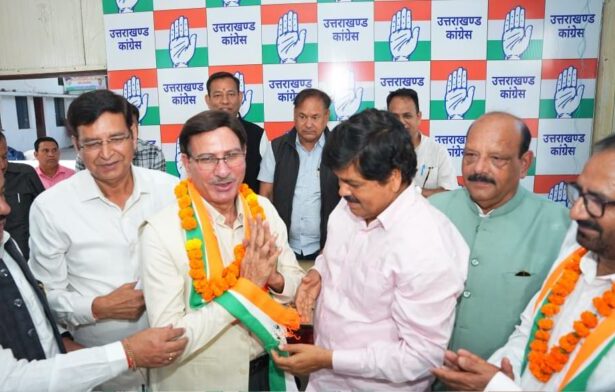 विभिन्न राजनीतिक दलों के नेताओं ने थामा कांग्रेस का हाथ
