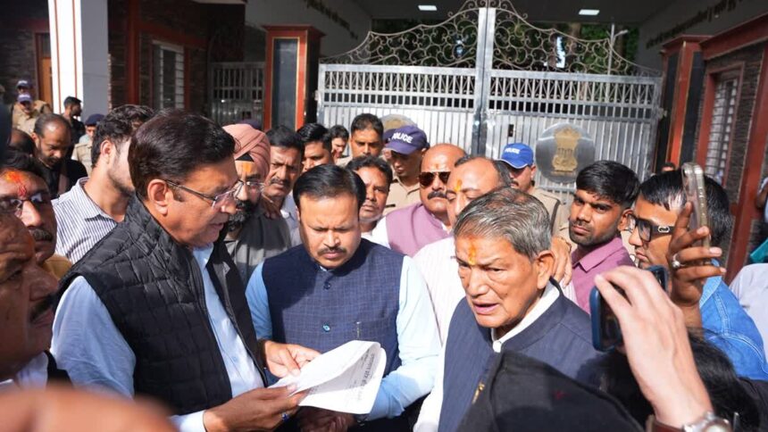 हरीश रावत समेत 30 कांग्रेस नेताओं के खिलाफ मामला दर्ज