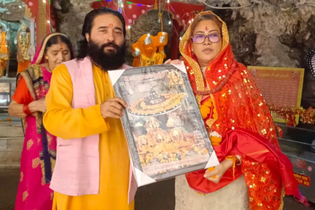 मंत्री रेखा आर्या अस्पताल से डिस्चार्ज, सबसे पहले पहुंचीं टपकेश्वर मंदिर