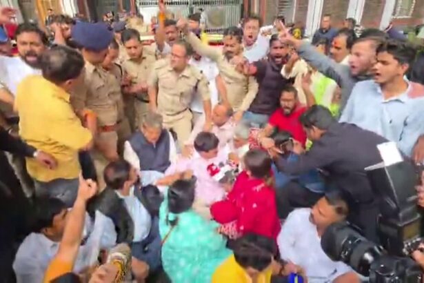 अंकिता भंडारी हत्याकांड प्रकरण में दिल्ली के बाद देहरादून में हंगामा